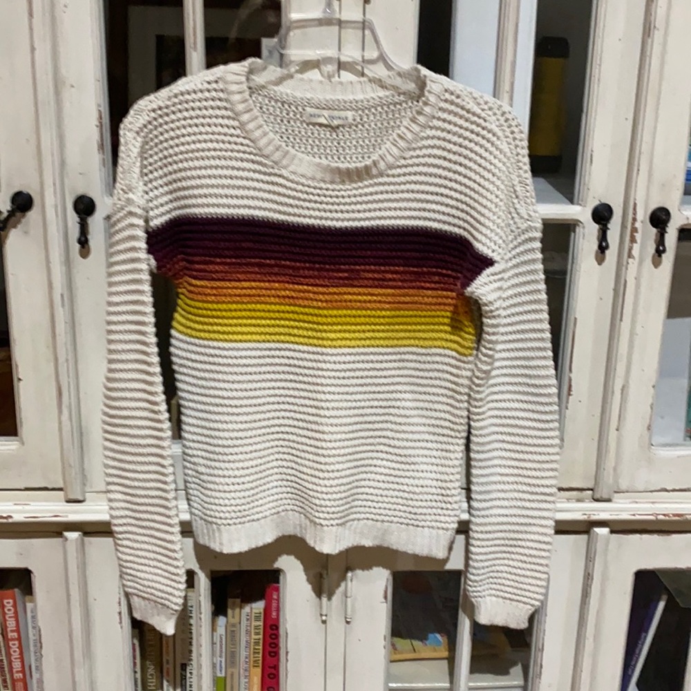 Aeropostale knit sweater with ombré center